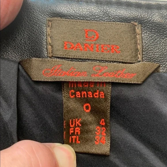 Danier Black Italian Leather Maxi  Skirt, Fully Lined, Kick Slit - Picture 9 of 11